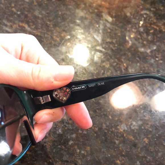 Coach sunglasses - Picture 4 of 5